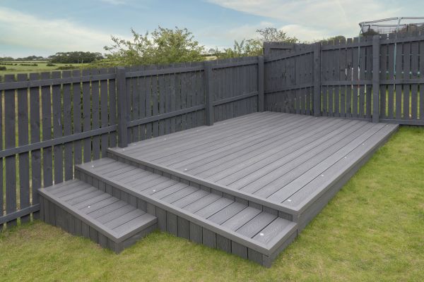 Vinyl Deck Construction in Bellevue